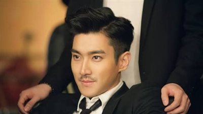 مطالبات بطرد تشوي سي وون من فرقة سوبر جونيور بعد دعمه تشارلي كيرك