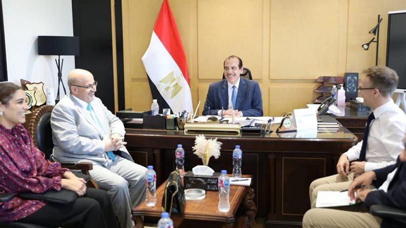 الدكتور عمرو قنديل،