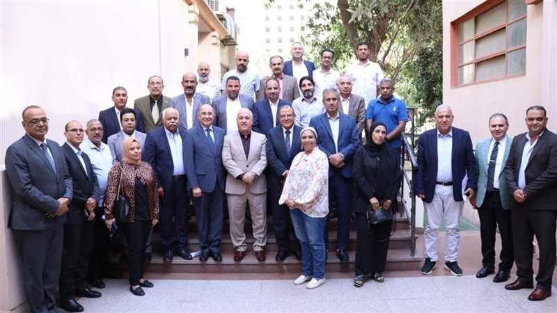 وفد اللجان النقابية