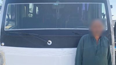 ضبط سائق ميني باص اعتدى على مواطن وسار عكس الاتجاه بالجيزة 