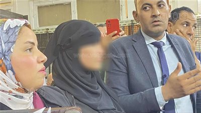 والدة أطفال دلجا ترفع النقاب وتوجه طلبا لقاضي جنايات المنيا 