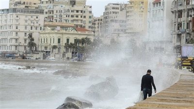 تحذير من الملاحة البحرية بخليج السويس وارتفاع الأمواج بهذه الشواطئ