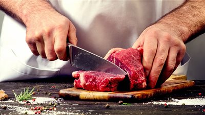 الضاني يتراجع 5 جنيهات، أسعار اللحوم بالأسواق اليوم الإثنين