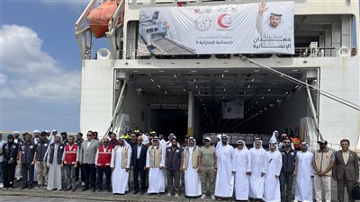 وصول سفينة إماراتية إلى العريش تحمل مواد غذائية وسيارات إسعاف وخيام لغزة (فيديو وصور) 