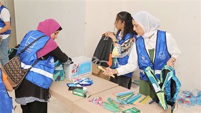 بـ500 شنطة مدرسية، حياة كريمة تدخل البهجة على قلوب طلاب بني سويف 