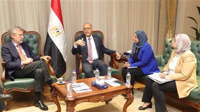 وزير العمل يلتقي السفير الإيطالي بالقاهرة لتعزيز التعاون الثنائي