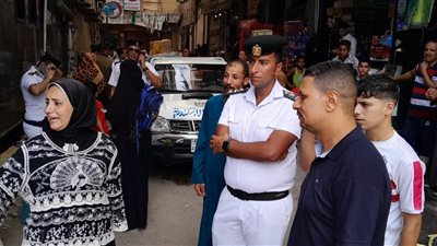 حي العجمي يزيل إشغالات سوق الهانوفيل وينقل الباعة إلى موقع بديل