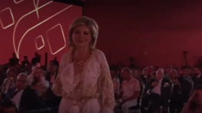 الاحتفاء بالمذيعة اللبنانية مي شدياق ببنغازي في ذكرى محاولة اغتيالها وبتر يدها وساقها (فيديو)