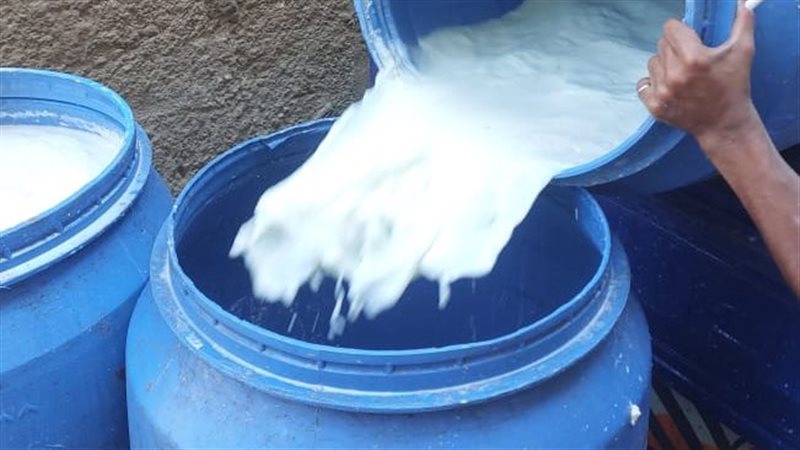 ضبط طن لبن غير قابل