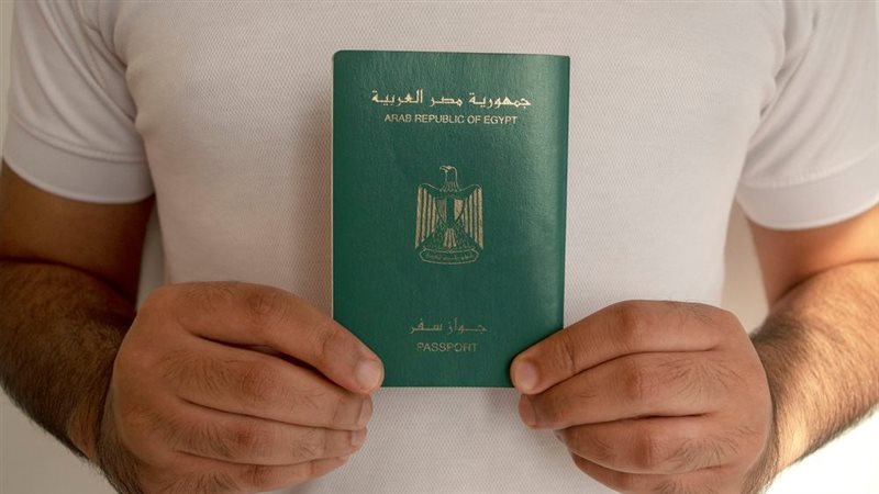 21 مواطنًا يحصلون