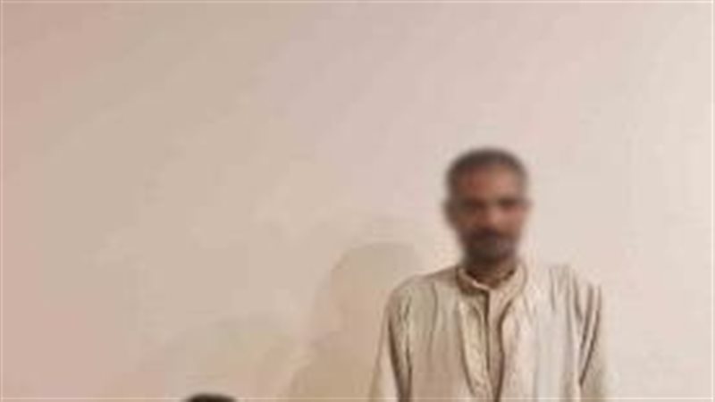 اعتداء أب على ابنه