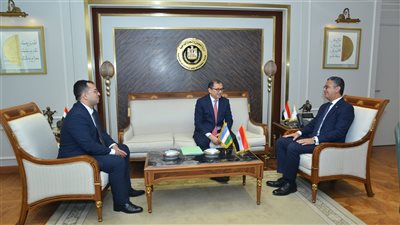 وزير التموين يبحث مع سفير أوزبكستان التعاون في مجال التجارة الداخلية 
