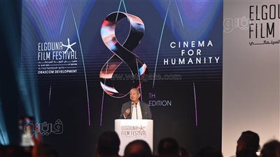 نجيب ساويرس: التدخلات السياسية سبب تراجع مهرجان كان ومعاملة الضيوف سر تميز الجونة السينمائي (فيديو)