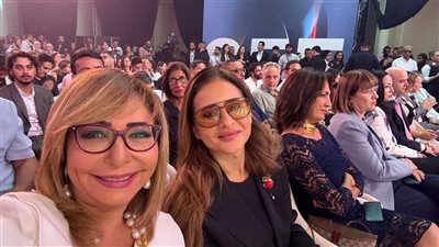 لميس الحديدي تنشر صورا لها في مؤتمر مهرجان الجونة