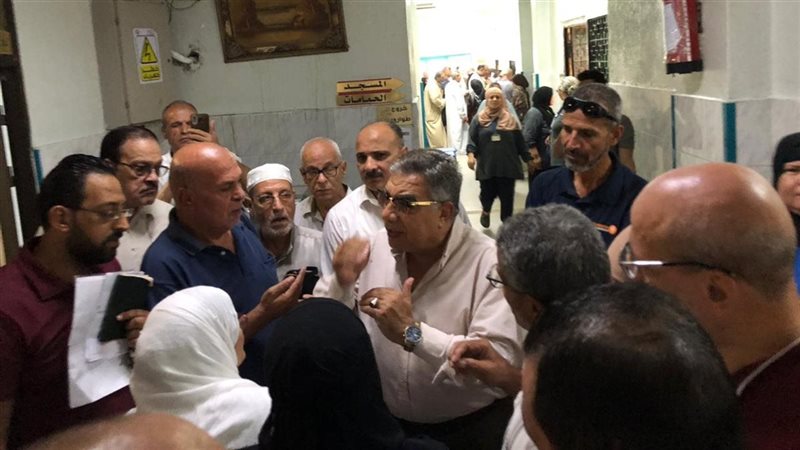 محافظ الدقهلية بين