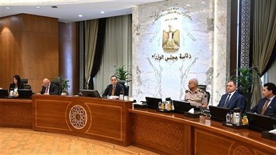  مجلس الوزراء يوافق على السماح لحاملي التأشيرة الخماسية بالإقامة في البلاد لمدة 180 يوما