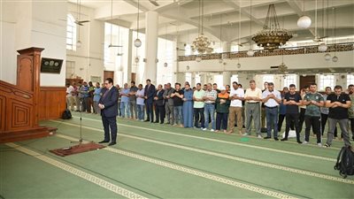رئيس جامعة القاهرة يفتتح مسجد المدينة الجامعية للطلاب استعدادا للعام الدراسي الجديد 