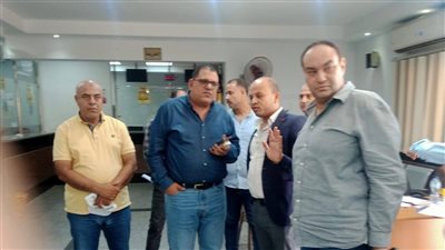 مسؤولو الإسكان يتفقدون سير العمل بالمركز التكنولوجي بالشروق