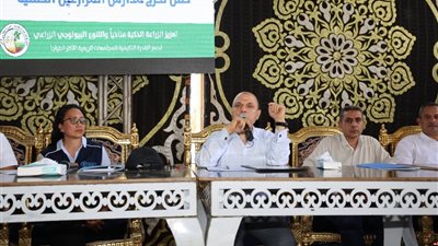 تخرج ١٠٠ مزارع من المدارس الحقلية بأبو شعلان بكفر الشيخ (صور)