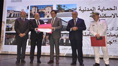 وزير الثقافة ومحافظ القاهرة يسلمان جوائز أفضل ممارسات للحفاظ على التراث العمراني والمعماري