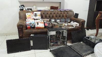 ضبط شخصين لإدارتهما محطة بث تلفزيوني بدون ترخيص بالشرقية