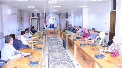 رئيس جامعة سوهاج يتابع الاستعدادات النهائية لاستقبال العام الدراسي الجديد