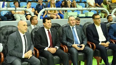 وزير الشباب يفتتح بطولة كأس حوض البحر المتوسط لرفع الأثقال