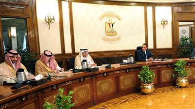 رئيس الوزراء يناقش مع وزير الدولة السعودي حزمة استثمارات للمملكة في مصر