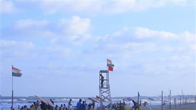 إغلاق شواطئ الإسكندرية لارتفاع الأمواج غدا