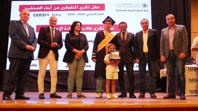 الصحفيين تكرم المتفوقين دراسيا من أبناء صحفيي فيتو (صور)