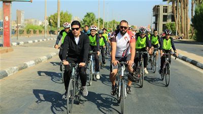 نائب محافظ سوهاج يطلق ماراثون للدراجات بمشاركة 200 شاب وفتاة 