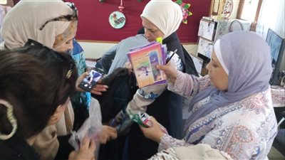 تضامن الإسماعيلية توزع حقائب ومستلزمات مدرسية لذوي الهمم 