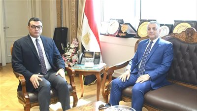 الإسكان تبحث استكمال وطرح المشروعات السكنية المتوقفة في الإسماعيلية