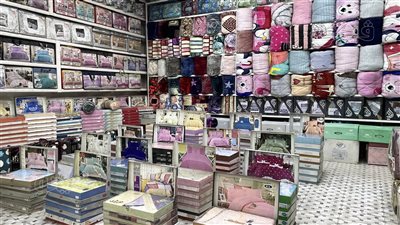 البطاطين تبدأ من 999 والدفايات تصل لـ 2000 جنيه في سوق غزة (صور)