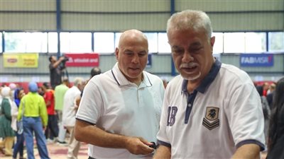 محمد يوسف يدلي بصوته في عمومية الأهلي (صور) 