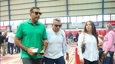 نجوم الفن يدلون بأصواتهم في عمومية الأهلي (صور)