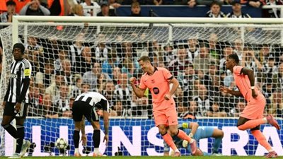 راشفورد يقود برشلونة لفوز مثير أمام نيوكاسل يونايتد في دوري الأبطال