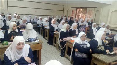 بالزي الأزهري، معاهد الإسكندرية تستقبل طلابها في أول أيام دراسة (صور) 