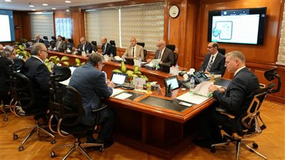 تعزيز التنافسية الصناعية يتصدر جدول أعمال جهاز تنظيم سوق الغاز