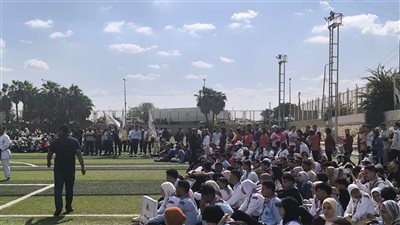 1500 طالب يحيون العلم في احتفال جامعة بنها بأول أيام العام الدراسي (فيديو)