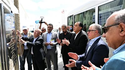 باستثمارات 70 مليون دولار، رئيس الوزراء يفتتح مصنعا صينيا للمنسوجات بالقنطرة غرب (صور) 