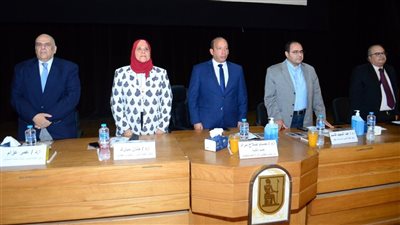 طب قصر العيني تستقبل طلاب الفرقة الأولى في أول أيام الدراسة (صور) 