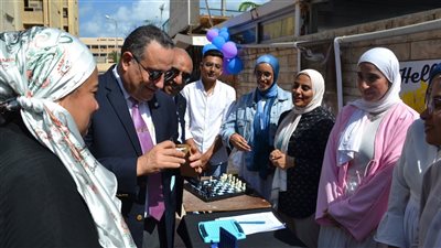 رئيس جامعة الإسكندرية يتفقد سير الدراسة فى أول أيام العام الجديد
