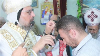 الأنبا بقطر يرسم شمامسة جددا للخدمة في إيبارشية دير مواس