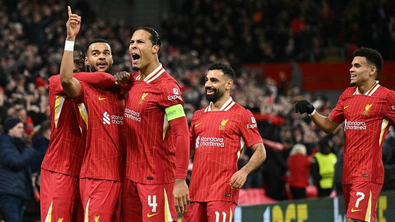 لاعبو ليفربول 
