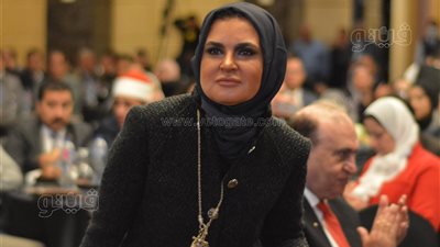 ضبط المتهمة بسرقة هاتف وزيرة التعاون الدولي السابقة أثناء زيارتها لمسجد السيدة نفيسة 