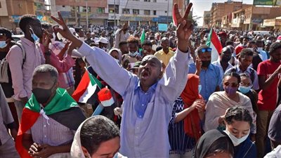 تأهب بالسودان.. دعوات لغلق الطرق المؤدية للقصر الرئاسي في الخرطوم