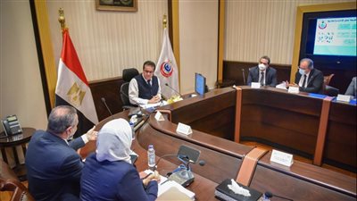 خالد عبد الغفار يكلف بزيادة الاعتماد على الإنتاج المحلي من الأجهزة الطبية 