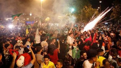 بعد احتفالات التتويج بكأس العرب.. حزب فرنسي يطالب بإلغاء منح الجنسية للجزائريين