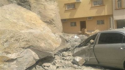 مصرع شخص وإصابة 3 آخرين إثر انهيار صخري باليمن